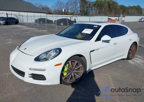 2015 Porsche Panamera E-Hybrid S z USA, uszkodzony, nr VIN WP0AD2A77FL041457